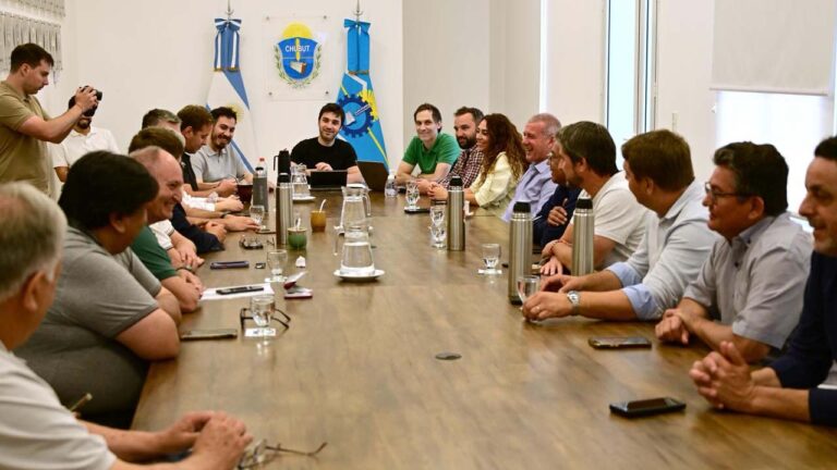 Torres se reunió con intendentes por obras de infraestructura para 2026