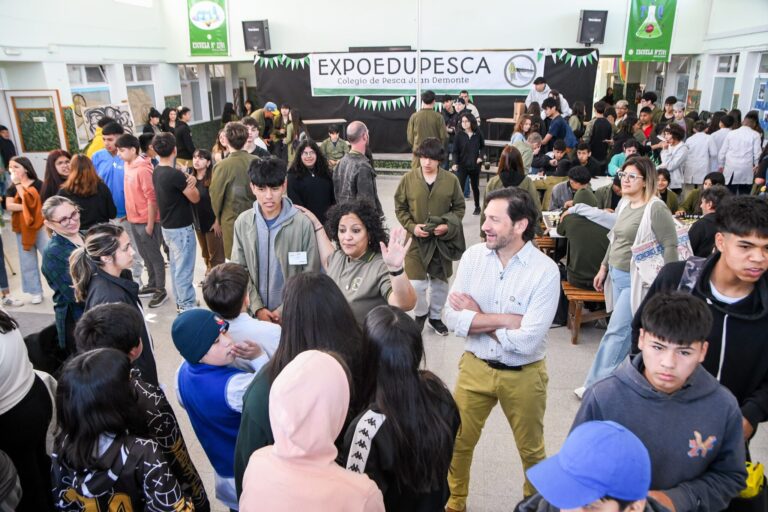 La Escuela de Pesca abre  sus puertas a la comunidad