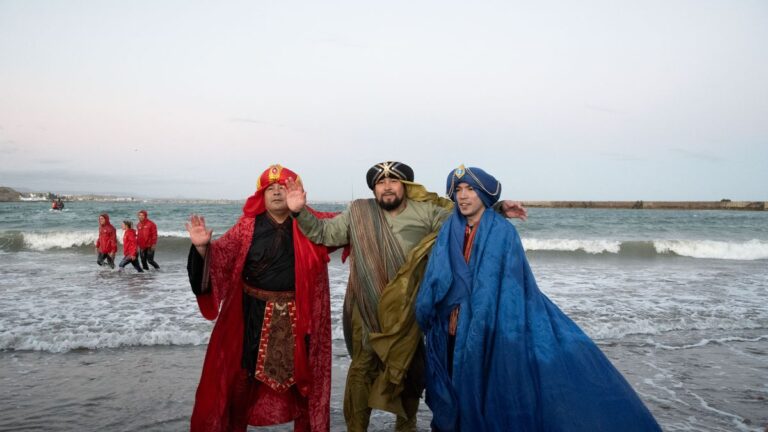 Magia en la Costanera: Comodoro celebró la llegada de los Reyes Magos