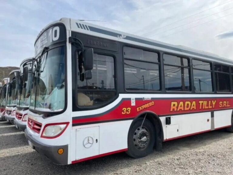 Choferes de Expreso Rada Tilly anunciaron retención del servicio este lunes por falta de pago