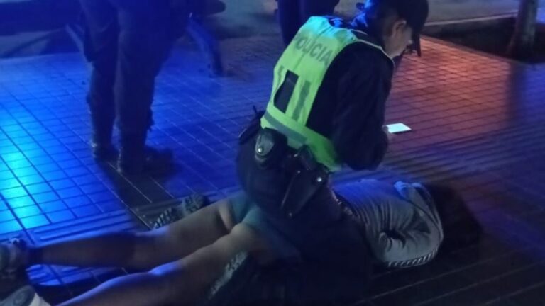 Inseguridad en Chubut: dejó su moto atada en la vereda y dos ladrones se la robaron