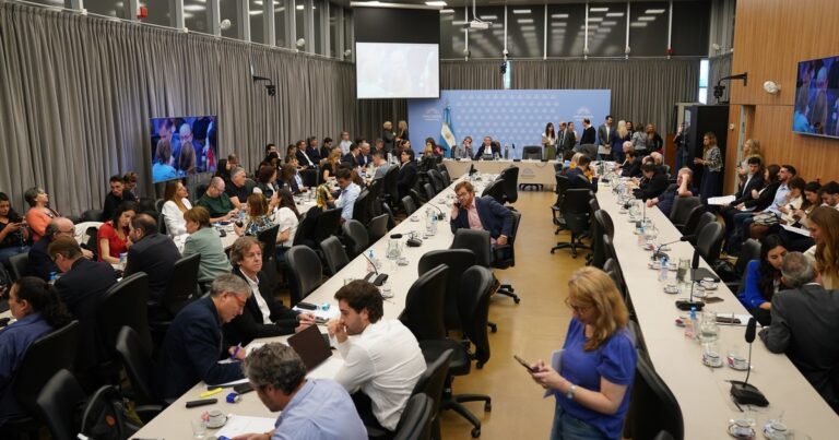 Javier Milei y sus medidas, EN VIVO: el Gobierno busca hoy dictamen de la Reforma Penal Juvenil en Diputados para debatirla el jueves en el recinto