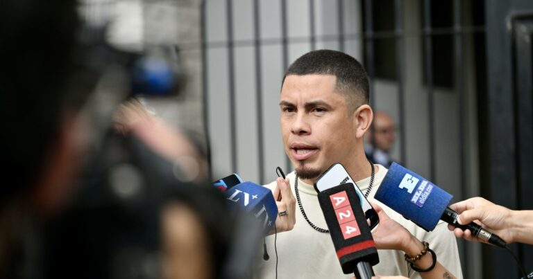 Nos toca secarnos las lágrimas y seguir: el conmovedor mensaje del padre de Kim Gómez, a un año de su asesinato