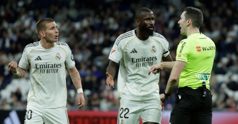 Franco Mastantuono, expulsado: el fuerte insulto del informe y cuántos partidos de sanción podría recibir