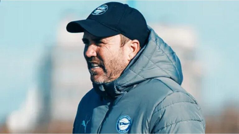 El «Chacho» Eduardo Coudet se despidió del plantel del Alavés: cuándo llega a River?