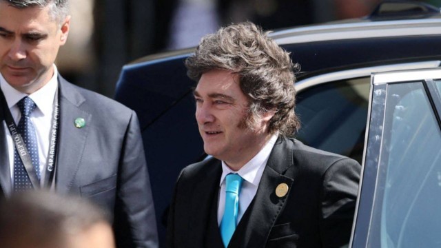 Milei está en España para participar de un foro ultraliberal, con expertos en criptomonedas