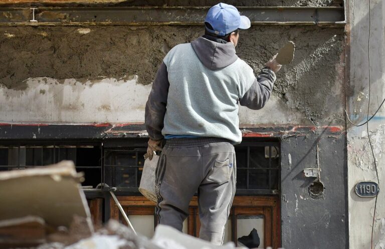 La UOCRA advierte que hay más de 2.100 trabajadores de la construcción desocupados