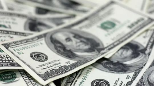 El dólar blue cerró en alza este viernes 20 de marzo y el Banco Central compró dólares