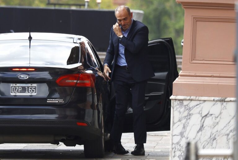 Karina quiere tomar esta semana el control de la SIDE y suenan Lule y Corcho Anzorreguy