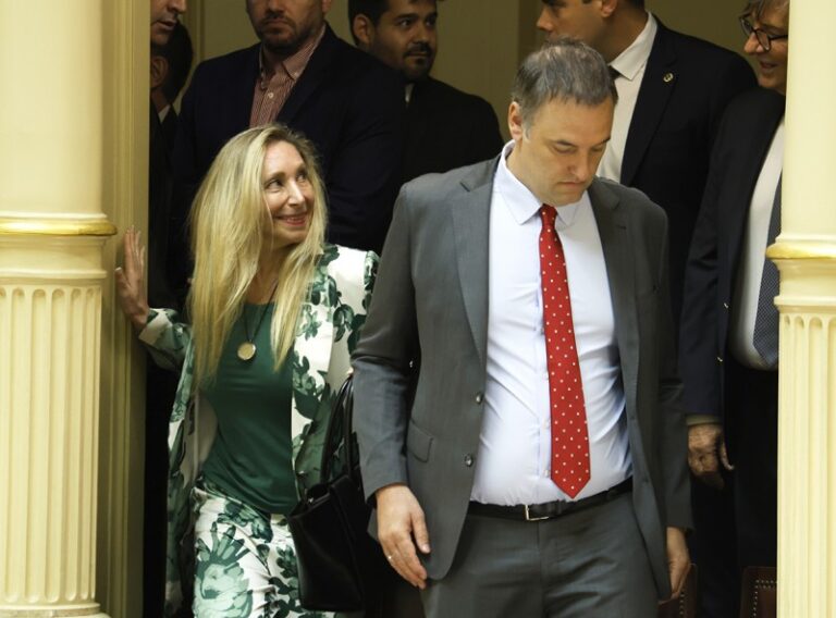 En el entorno de Karina dicen que Adorni les miente: «Tenemos miedo que aparezca más mugre»