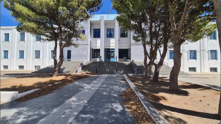 Tras el ataque en el barrio Moure, la escuela activó protocolos y refuerza la contención