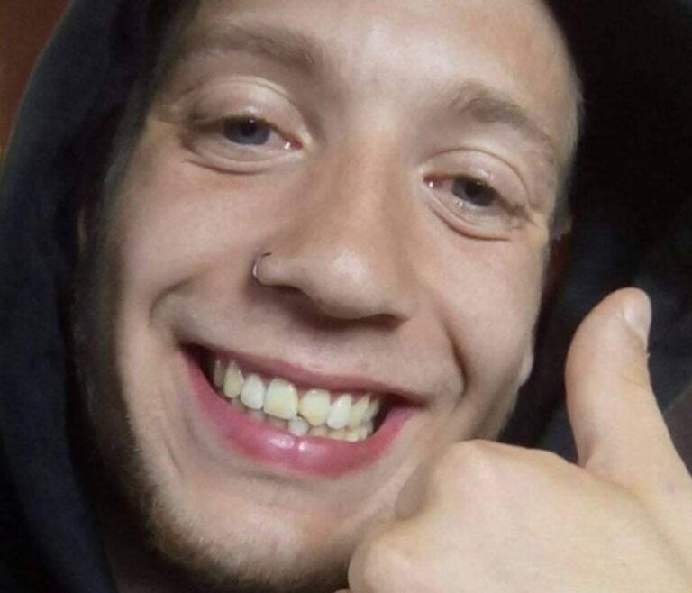 Mapa de la Patagonia argentina con íconos de ubicación en las provincias de Chubut y Santa Cruz.