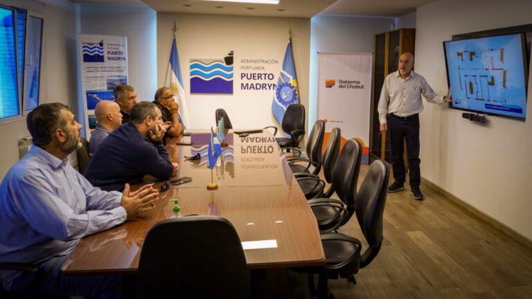 Reunión de trabajo entre autoridades portuarias y referentes del turismo de cruceros en Puerto Madryn