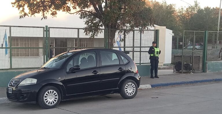 Autoridades de seguridad y educación analizan amenazas en escuelas de la provincia de Chubut.