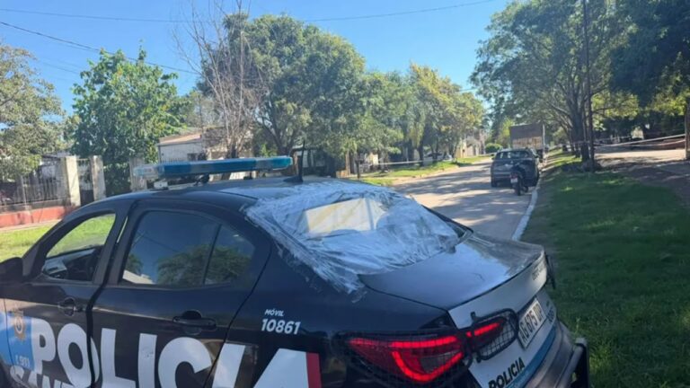 Operativo policial y de asistencia en las inmediaciones de la Escuela Nº 40 de San Cristóbal, Santa Fe.