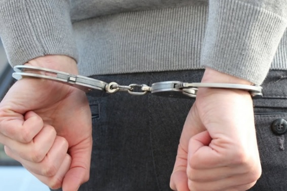 Operativo policial y vial en calle de Puerto Madryn, Chubut, tras un atropello.