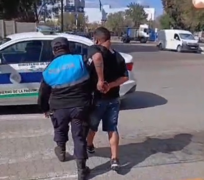 Operativo policial en el centro de Puerto Madryn, Chubut