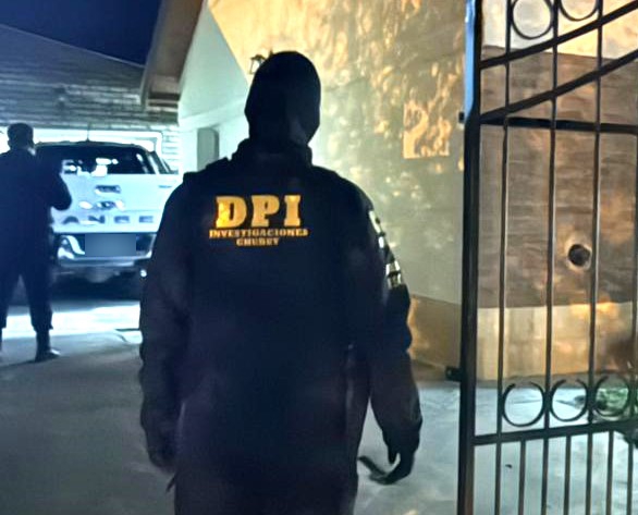 Policía del Chubut realiza allanamiento en escuela por amenazas