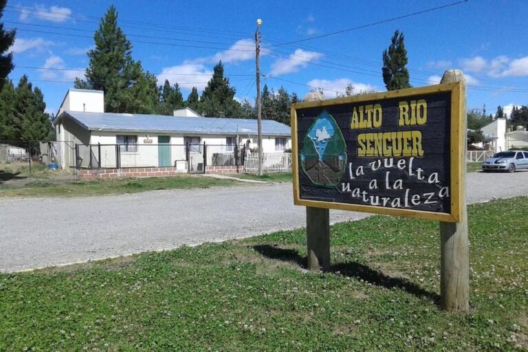 Vista del río Senguer en Alto Río Senguer, Chubut, donde se instalará el restaurante escuela de Francis Mallmann