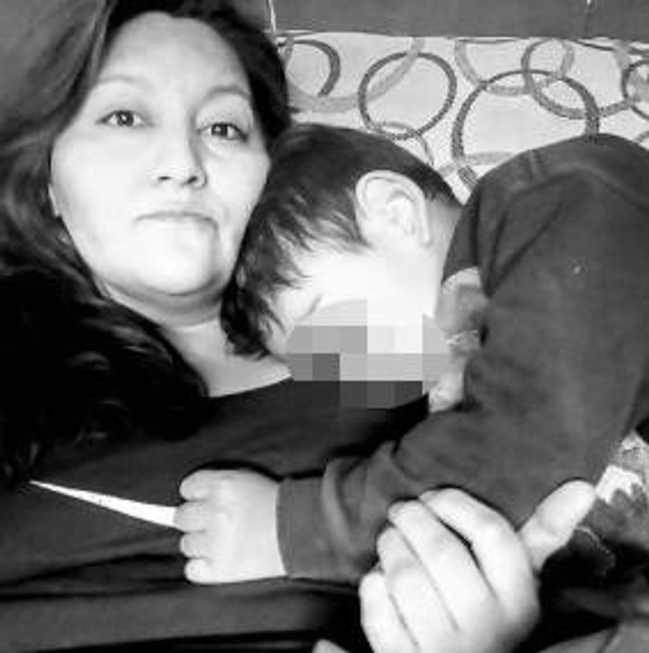 Ilustración simbólica de la justicia y la protección infantil en referencia al caso.