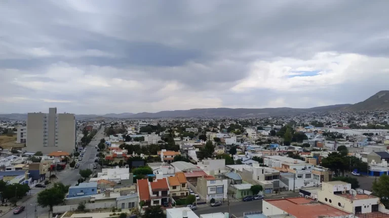 Cielo nublado sobre la costa de Comodoro Rivadavia, Chubut