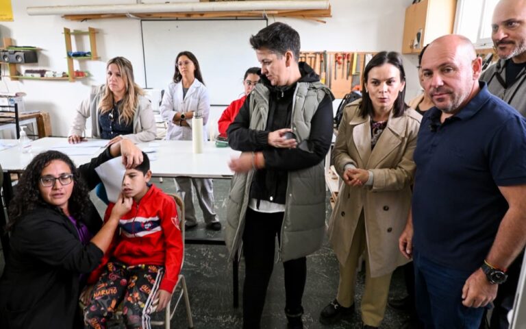 Operativo de controles oftalmológicos en la Escuela de Pesca de Puerto Madryn, Chubut