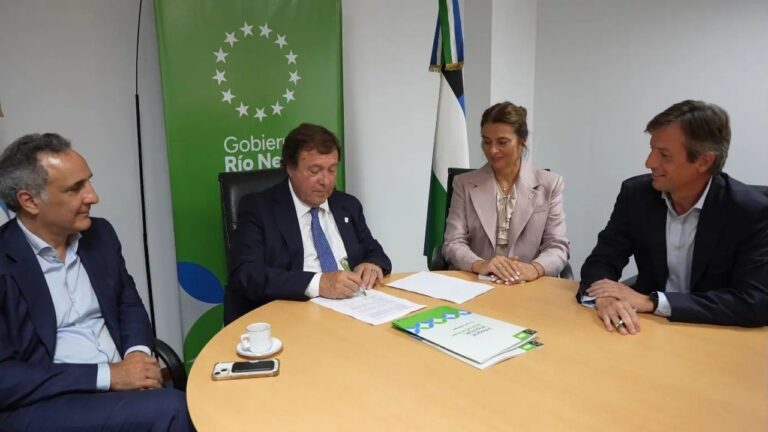 Firma de acuerdo para desarrollo de infraestructura de GNL en Río Negro