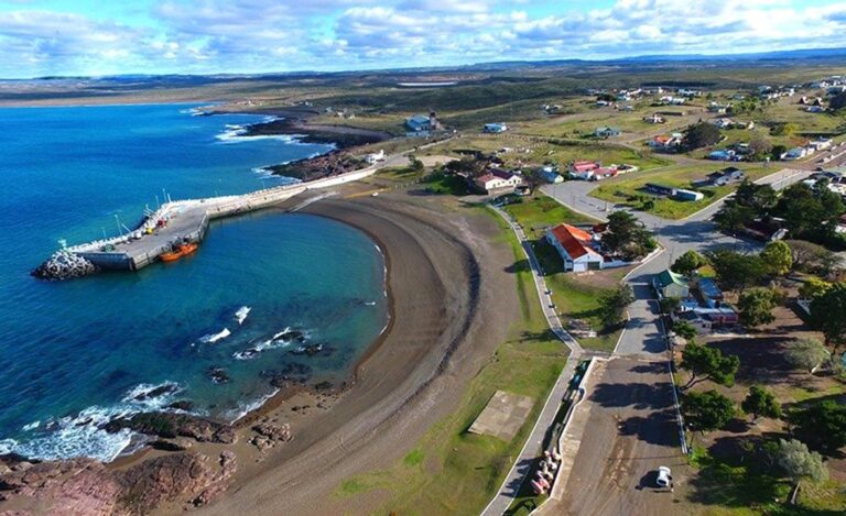 Armas y carne secuestradas en allanamientos en Camarones, Chubut