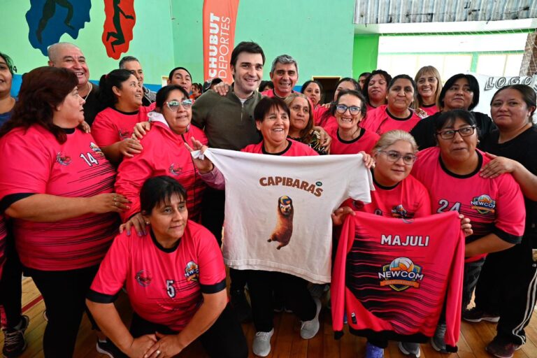 Gobernador Ignacio Torres en el III Torneo Patagónico de Newcom en José de San Martín, Chubut.