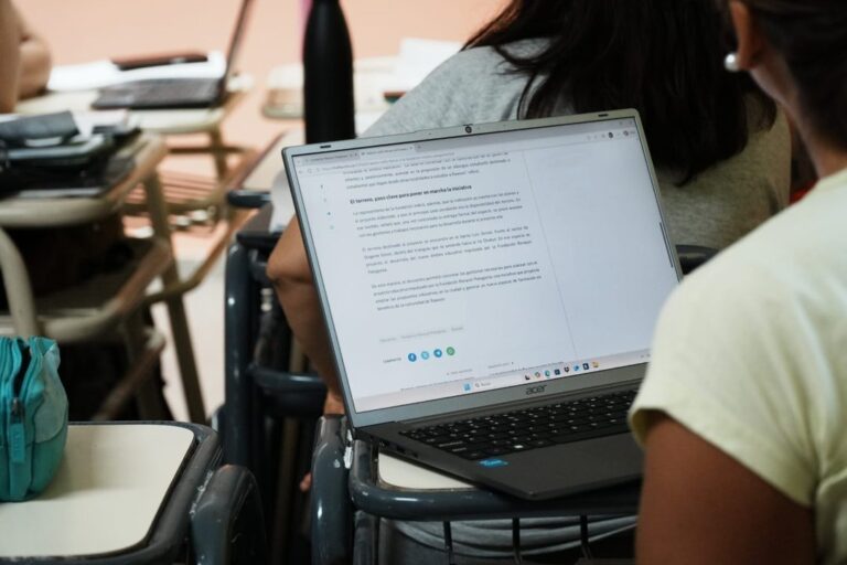 Formulario de inscripción para becas de formación docente en Chubut