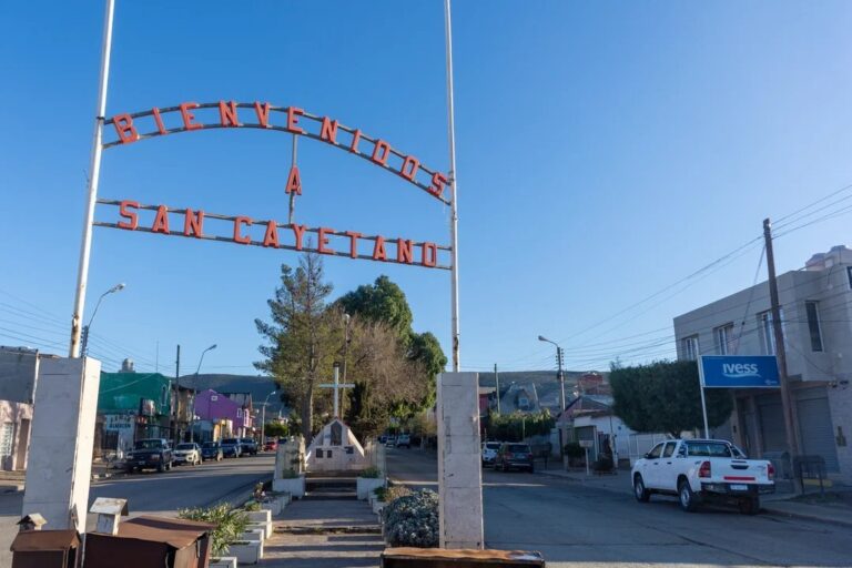 Policía en el barrio San Cayetano de Comodoro Rivadavia
