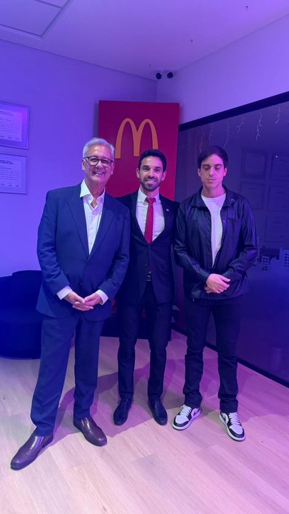 Presentación de la franquicia de McDonald's en Comodoro Rivadavia con Claudio Bealeu y Diego Núñez