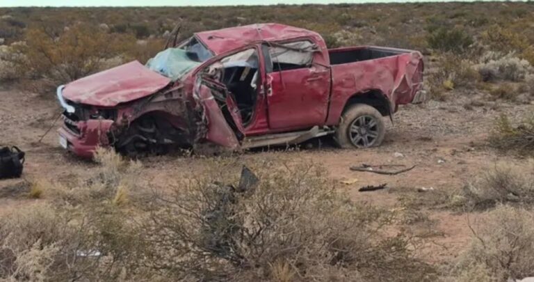 Vehículo volcado y destruido en la Ruta Provincial 17 tras accidente fatal