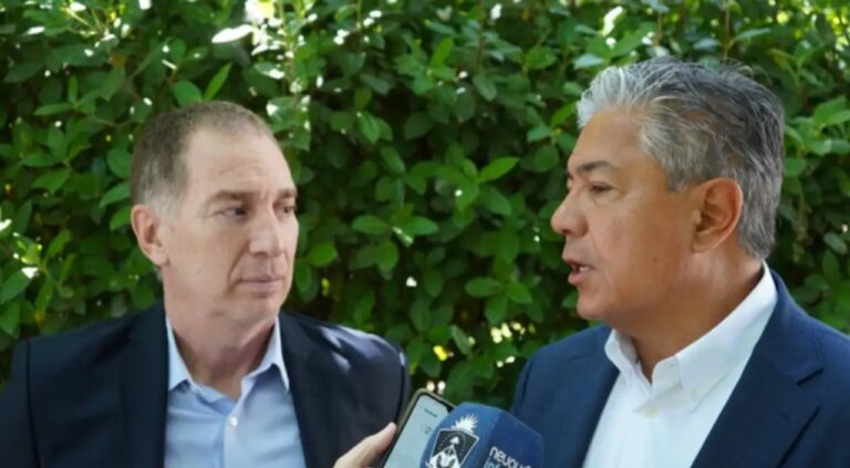 Rolando Figueroa y Diego Santilli reunidos en una mesa de trabajo