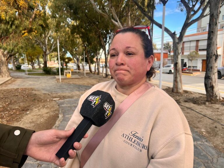 Camila Sisnero, adolescente comodorense de 14 años, durante su tratamiento oncológico