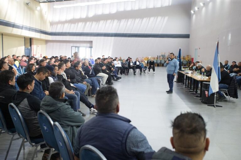 Dirigentes del Sindicato de Petroleros Privados de Chubut en plenario de Comisión Directiva