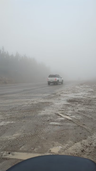 Ruta Nacional 3 con niebla en Chubut