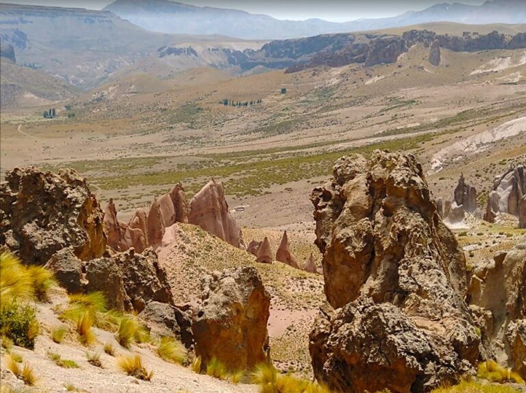Vista panorámica de Varvarco, pueblo neuquino postulado al programa Best Tourism Villages