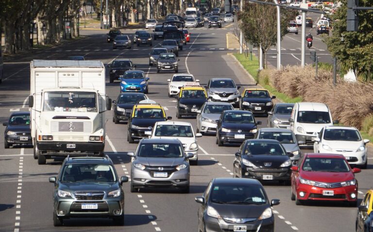 Gráfico comparativo de alícuotas de patente automotor por provincia en Argentina, destacando a Río Negro con el valor más alto
