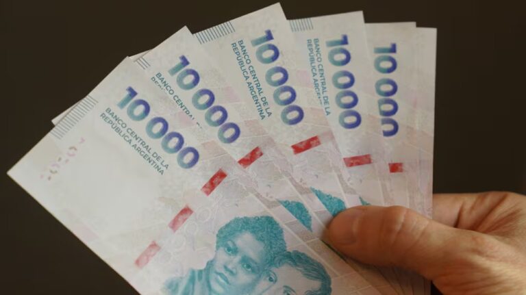 Trabajadores bancarios en una sucursal