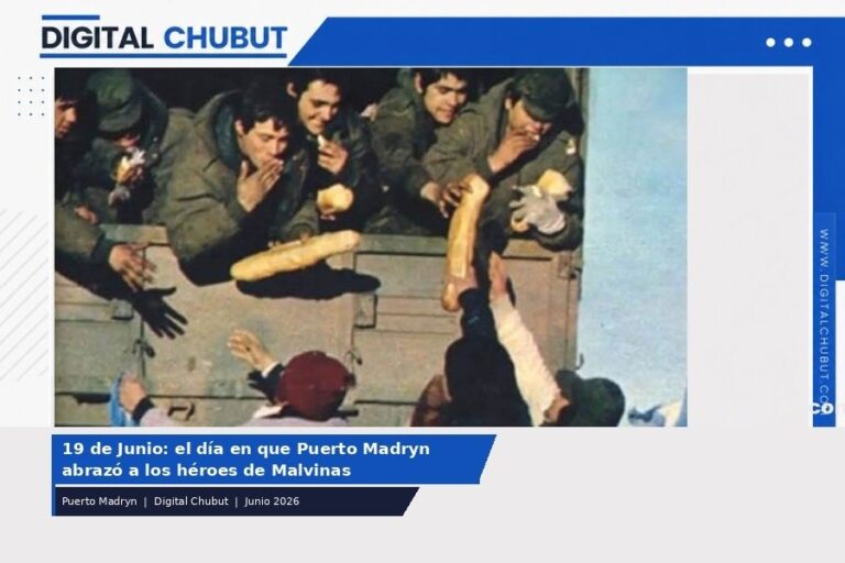 Vista del Muelle Almirante Storni en Puerto Madryn durante una conmemoración del 19 de junio