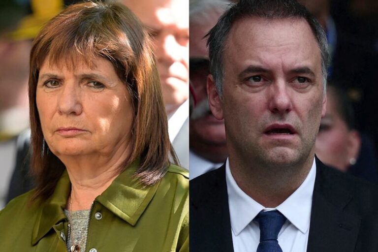 Patricia Bullrich y Manuel Adorni en el Congreso