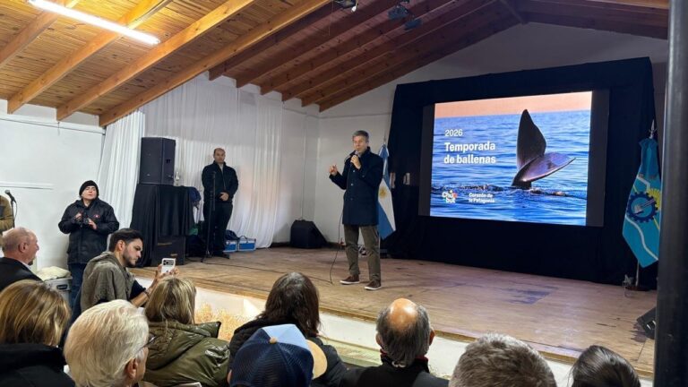 Inauguración del acceso asfaltado a El Doradillo durante el lanzamiento de la Temporada de Ballenas 2026 en Chubut