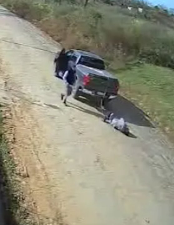 Camioneta Ford Ranger en la calle durante el incidente en Zárate