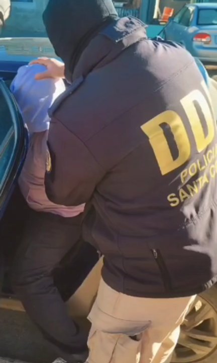 Allanamiento en Puerto San Julián con fuerzas especiales y perros detectores