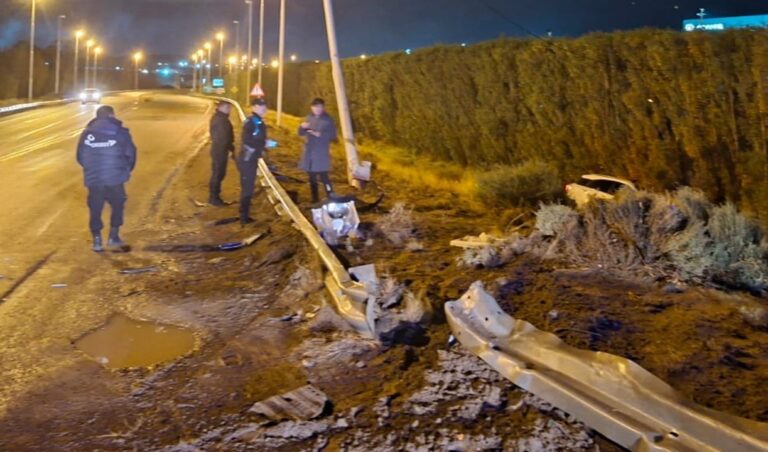 Vehículo accidentado en la Ruta 26 cerca de Rada Tilly
