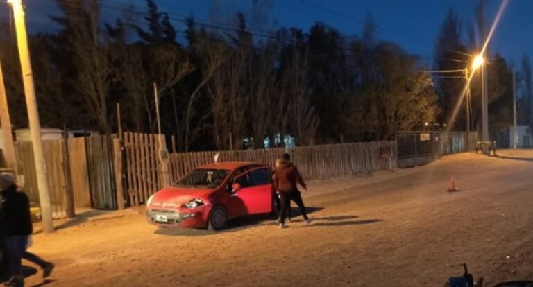 Motocicleta involucrada en accidente de tránsito en Comodoro Rivadavia