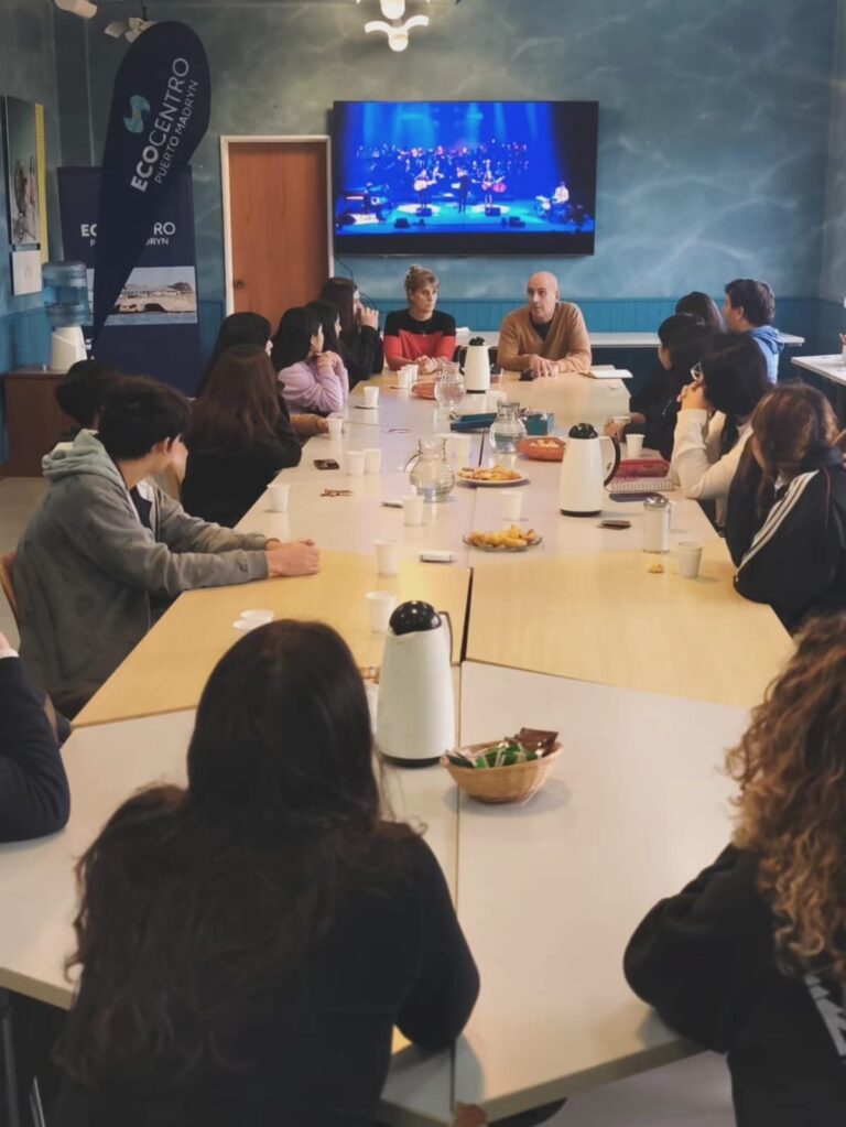 Reunión de delegados de 3° año en el Ecocentro Puerto Madryn para definir cierre del programa educativo 2026