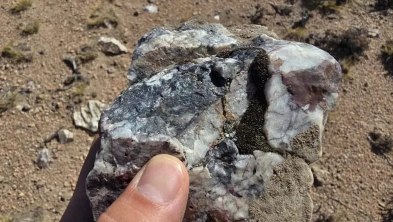 Mapa del proyecto Gran Esperanza con ubicación de vetas mineralizadas en Los Menucos, Río Negro