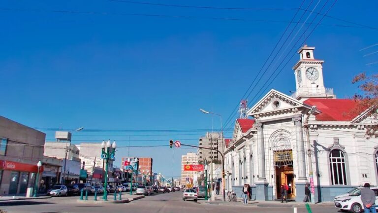 Policía de Trelew durante operativo de búsqueda de adulto mayor